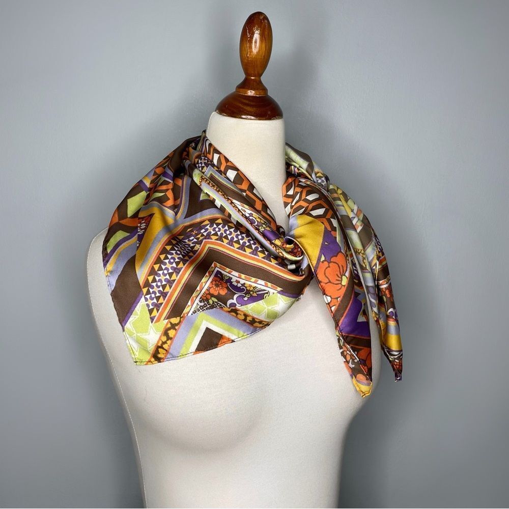 Urban Outfitters 70’s Psychedelic Floral Paisley Satin Square Scarf 29” x 29" - Picture 6 of 10